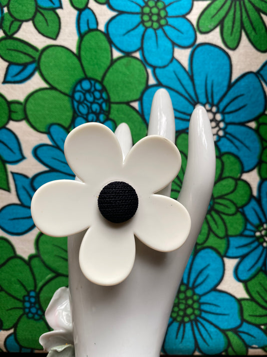 Handmade medium daisy ring with white petals and black button center